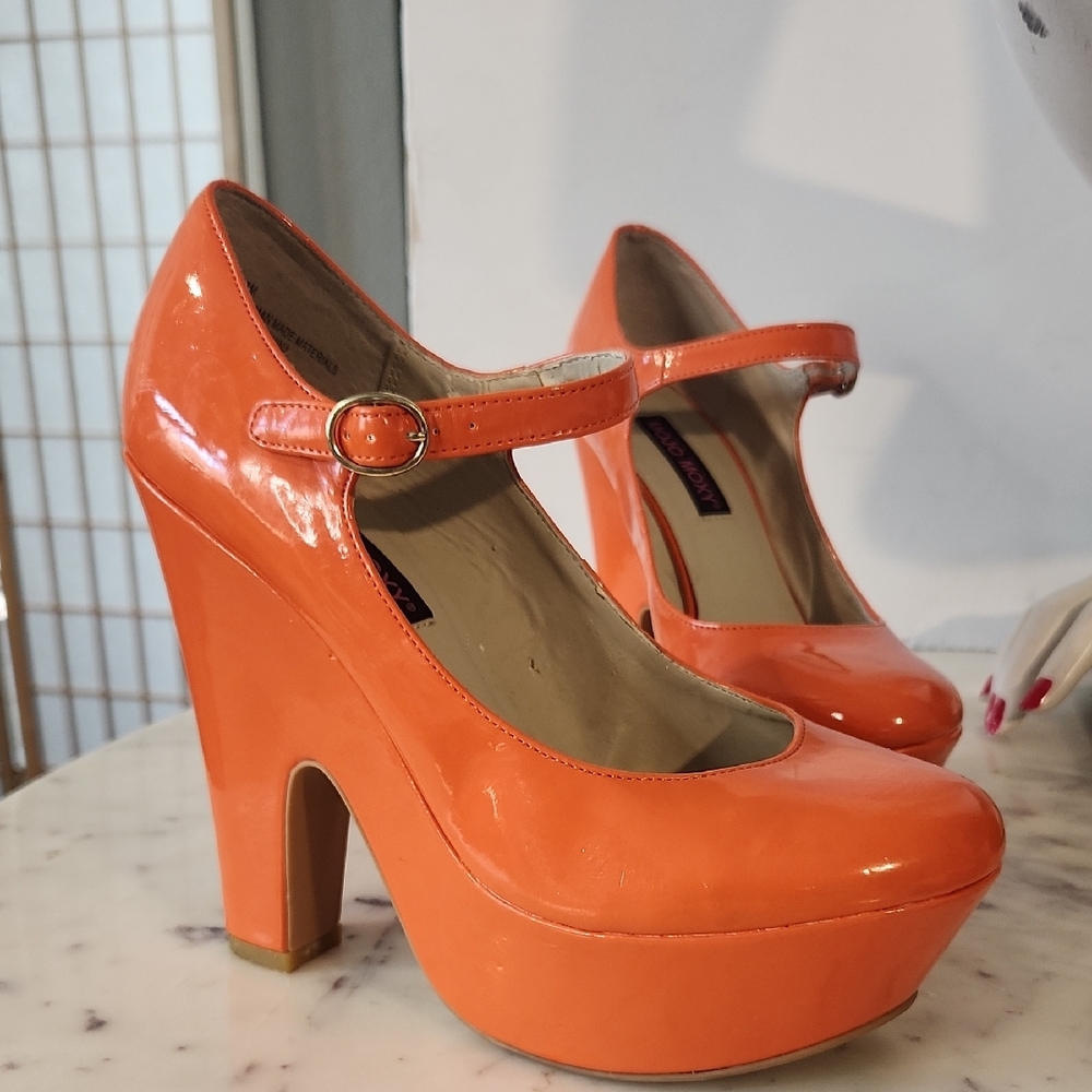 COSTUME Mojo Moxy Orange Patent Mary Jane Platform Pumps Sz 8 RARE 🔥